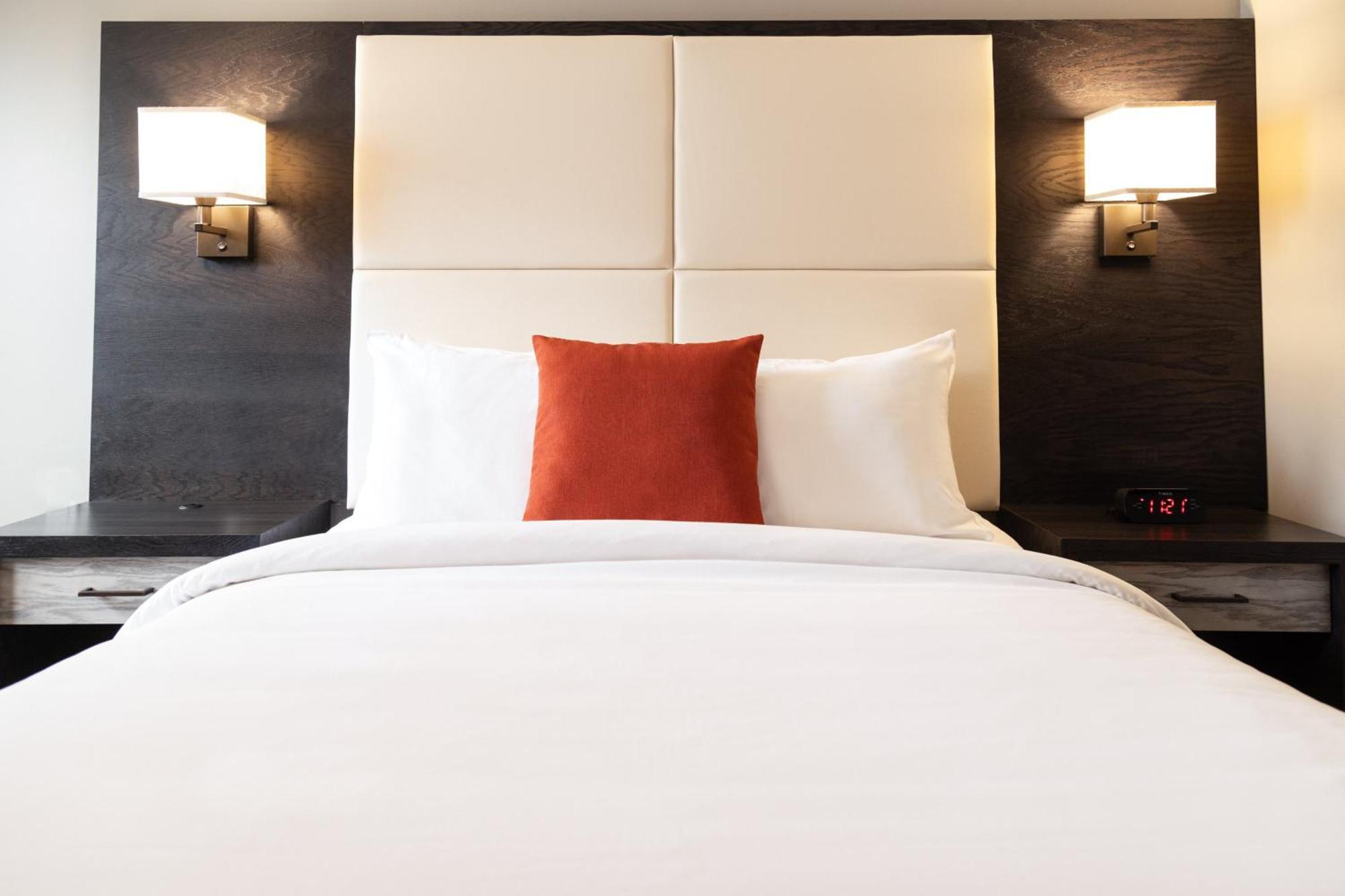 Crowne Plaza Fredericton Lord Beaverbrook By Ihg Экстерьер фото