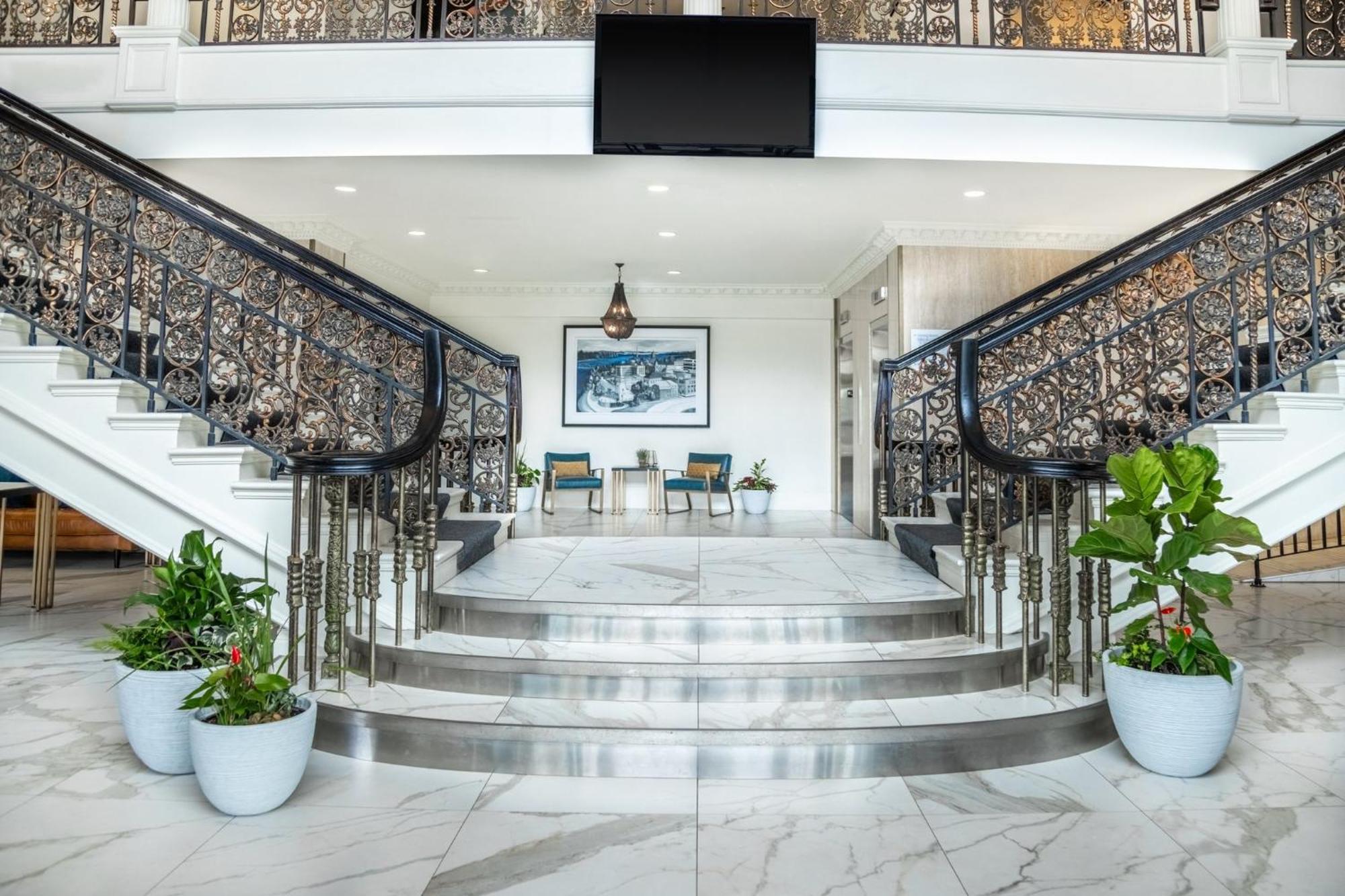 Crowne Plaza Fredericton Lord Beaverbrook By Ihg Экстерьер фото