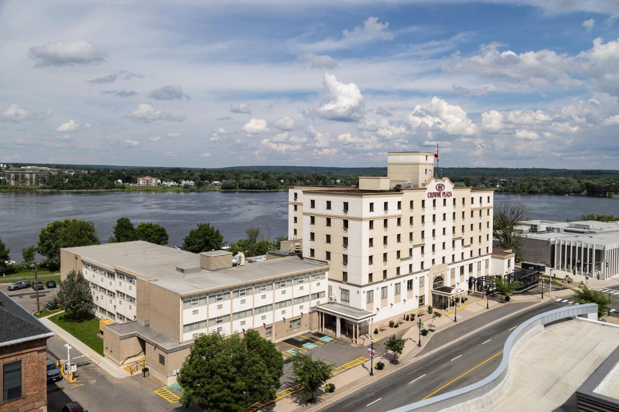 Crowne Plaza Fredericton Lord Beaverbrook By Ihg Экстерьер фото